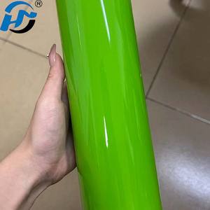 Film moulé en vinyle TPU à dégagement d'air de qualité supérieure nouveau-né vert auto-adhésif brillant feuille d'emballage de voiture matériau PET changement de couleur du corps - Product Image 4