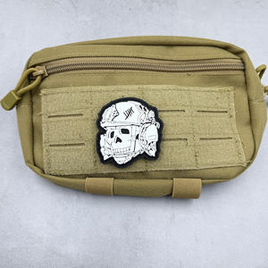 Insignia de Calavera Táctica 3D de Goma y Metal de Lujo, Magnética y Cosible, Ecológica, con Pedrería, 10cm, para Cascos y Gorras - Product Image 6