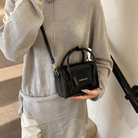 Nouveau sac à main texturé haut de gamme avec fermeture à rabat, en polyester, élégant, simple, polyvalent, raffiné, sac bandoulière/sac épaule pour femmes