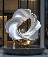 Sculpture en acier inoxydable poli sur mesure, thème double hélice de l'ADN, découpe laser, interprétation de la lumière et des ombres, code