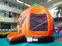 Château gonflable géant en forme de citrouille d'Halloween avec toboggan pour fête d'enfants