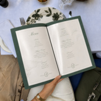 Menu de mariage personnalisé en cuir avec logo gravé au laser – Carte de table élégante pour banquets, restaurants, bars, fêtes – Vente en gros