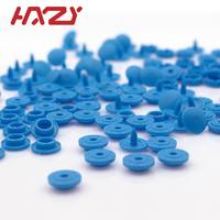 Kustom Label pribadi T09HX02 pengencang merek POM Flatback bulat untuk pakaian bayi kancing jepret biru dengan plastik