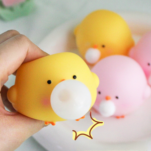 Adorables jouets souple en EVA poulet et cochon qui soufflent des bulles, décorations de bureau, jouets anti-stress pour filles - Product Image 3