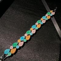 Boucles d'oreilles et bracelet manchette personnalisés de luxe pour femme, ornés de cristaux multicolores et de perles florales, idéaux pour mariage et fête