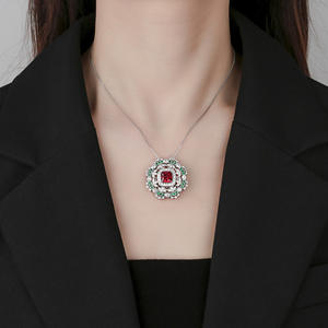 Ciondolo <span class=keywords><strong>di</strong></span> lusso a forma <span class=keywords><strong>di</strong></span> fiore Nano <span class=keywords><strong>di</strong></span> colore rosso <span class=keywords><strong>sangue</strong></span> e verde <span class=keywords><strong>di</strong></span> alta qualità per gioielli alla moda - Product Image 2