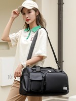 Sac de sport en PU imperméable grande capacité 30-40L avec fermeture éclair et bandoulière réglable pour hommes et femmes – Vente en gros