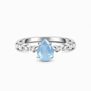 Anillo de Compromiso de Plata de Ley 925 con Baño de Rodio y Piedra Lunar Azul Natural de Corte Ovalado para Bodas y Fiestas - Product Image 1