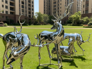 مشغولات معدنية مخصصة عالية الجودة: منحوتات غزال فنية حديثة من الفولاذ المقاوم للصدأ بمرآة للخارجية والفنادق والحدائق - Product Image 4