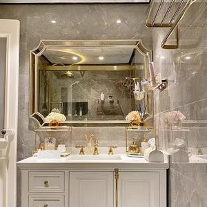 Vente en gros Salle de bain intelligente Miroir LED mural antibuée Lavabo pour maquillage avec emballage endommagé Compensation - Product Image 3