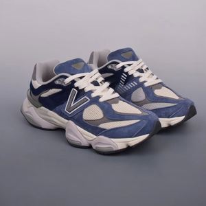 Chaussures de marche/course classiques de haute qualité 9060 pour hommes, avec amorti épais et robuste, respirantes et confortables, en daim, pour l'extérieur - Product Image 1