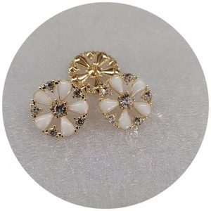 Thời Trang Mới Phong Cách Hoa Hình Dạng Kim Loại Nút Với <span class=keywords><strong>Rhinestone</strong></span> Đa Màu Sắc Và Kích Thước May Kim Loại <span class=keywords><strong>Rhinestone</strong></span> Nút - Product Image 6