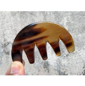 Herramienta ecológica para peinar el cabello hecha de cuerno de búfalo, artesanía natural, perfecta para un aseo suave y reducción de la rotura. - Product Image 1