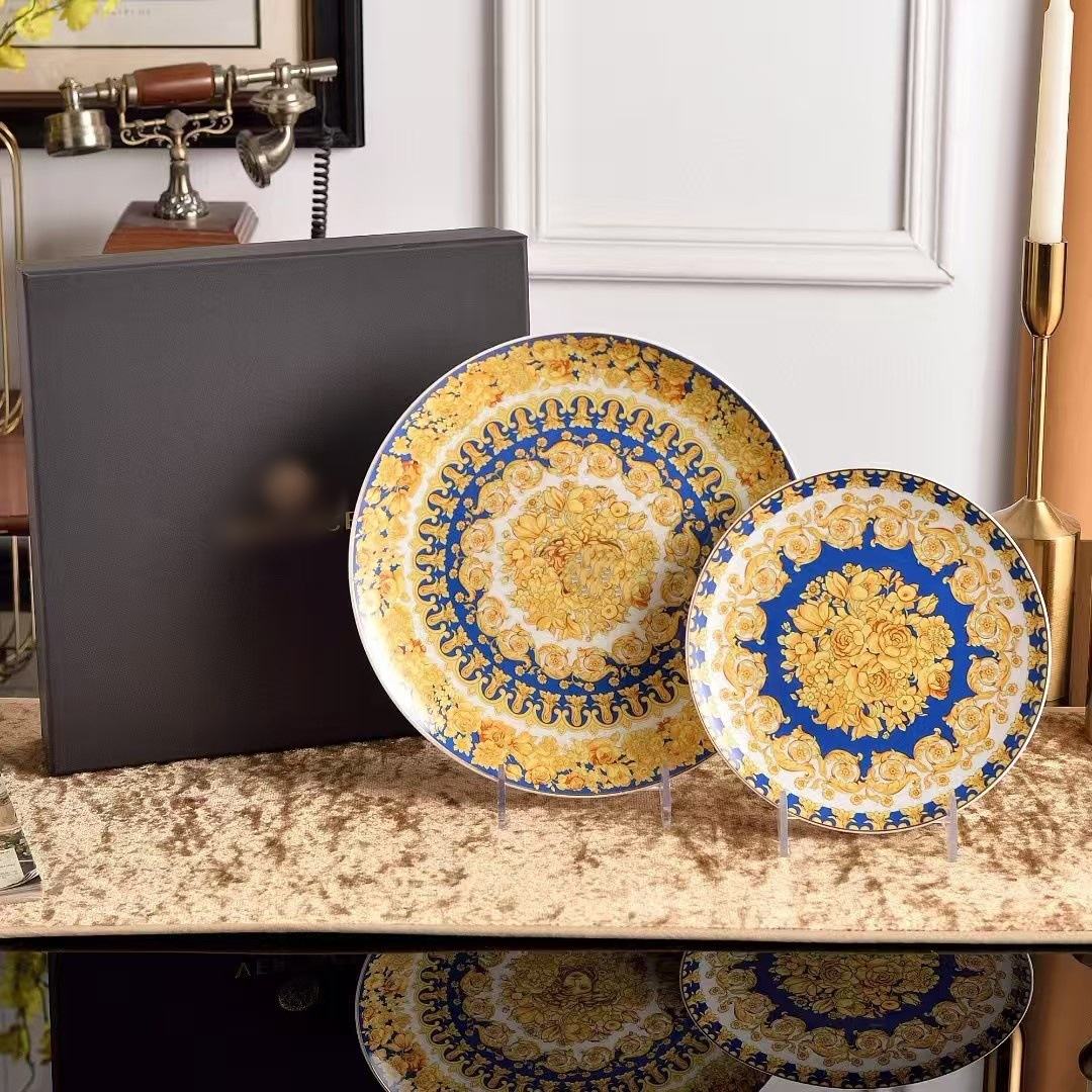 ชุดจานสีฟ้าขนาดใหญ่ สองชิ้น