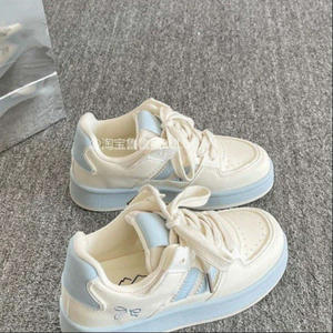 Zapatillas transpirables de verano 2025 para mujer, nuevos zapatos blancos de suela gruesa para caminar, zapatos de pan que combinan con todo a la moda - Product Image 2