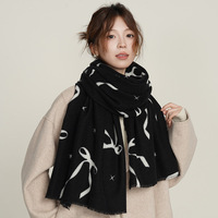 Écharpe en polyester chaude de haute qualité pour femmes, mode de bureau d'hiver, avec motifs de feuilles, lettres et nœuds, accessoire châle