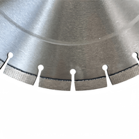Disque de découpe diamanté multifonctionnel de 350 mm à soudure laser avec technologie Arix, sans perte de segment, pour la découpe de sols/routes, utilisation à sec/humide