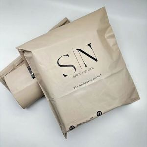Sac d'expédition biodégradable et écologique personnalisé avec logo, en polyéthylène transparent auto-adhésif pour chaussures, vêtements en fourrure, emballage plastique pour l'expédition - Product Image 3