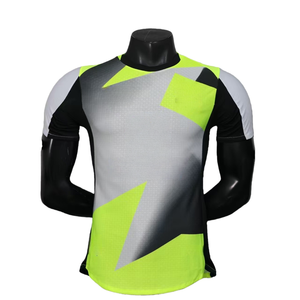 Uniformes sublimés de qualité professionnelle : maillots de football pour joueurs avec des designs personnalisés et une gestion supérieure de l'humidité - Product Image 1