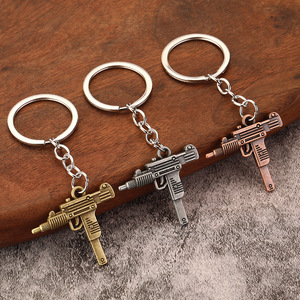 Modèle de jeux Exquisite Mini Gun <span class=keywords><strong>couteau</strong></span> porte-clés Metal Fans Key Ring Sub Machine Automatic Rifl Key Chain - Product Image 3