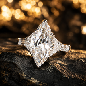 Anello Minimalista a Forma di Marquise per Donne, Gioiello da Dito dal Design Futuristico - Product Image 3