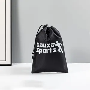 حقيبة من النايلون الأسود عالية الجودة حقيبة رياضية خارجية حقيبة رباط الهدايا برباط من الأتربة لجر الحبل