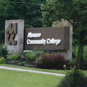 Letreros y Tableros de Noticias Personalizados para Parques Escénicos; Señales Direccionales para Parques Industriales y Estacionamientos - Product Image 5