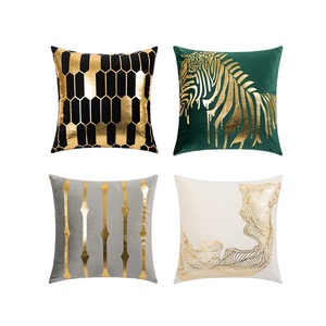10 Best News Gift Ideas for Thoughtful, Trendy Present-Giving