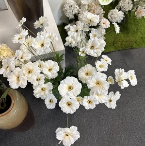 Fleurs artificielles en soie Ranunculus Papillon à 6 têtes pour décoration de mariage en forêt, arrangement floral naturel pour vase de table à la maison - Product Image 2