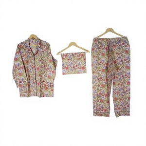 Ensemble pyjama de demoiselle d'honneur en coton 100% indien, imprimé numérique floral, avec logo sur le devant, pantalon et chemise pour femmes - Product Image 1