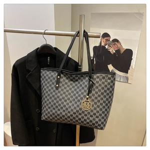 M Model Luxury Women's Crossbody Handbag Large Tote Bag With <b>Zipper</b> Vintage Ladies Handbag Fashion Design With Chain Shoulder - Product Image 2