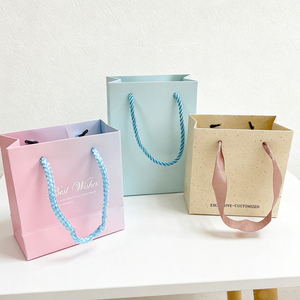 Emballage de luxe pour vêtements avec sacs en papier personnalisés, boîtes, étiquettes, cartes et accessoires de marque ZXF - Product Image 4