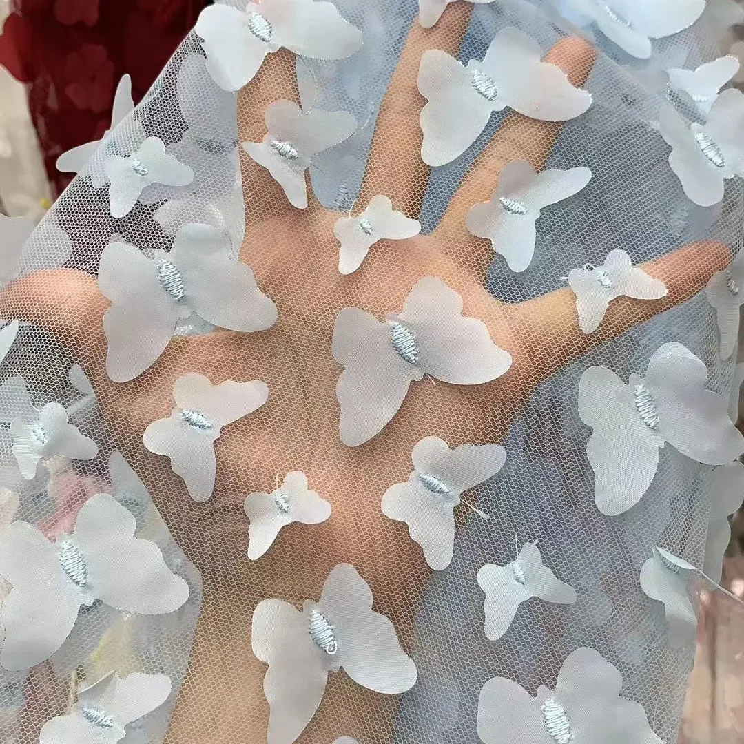 Schlussverkauf Spitzenstickerei 3D-Schmetterling Blume Spitzen Netzstoff gute Qualität Polyester Mode Hochzeit Tülle-Kleid Stoff für Frau