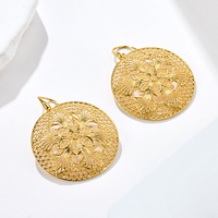 Vente en gros de boucles d'oreilles pendantes en forme de disque de fleurs creuses, accessoires pour femmes, bijoux en laiton, filigrane artificiel