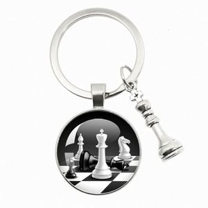 Porte-clés d'échecs, échiquier, pièce d'échecs, pendentif en verre, porte-clés de voiture en métal de haute qualité, cadeau pour les amateurs d'échecs - Product Image 5