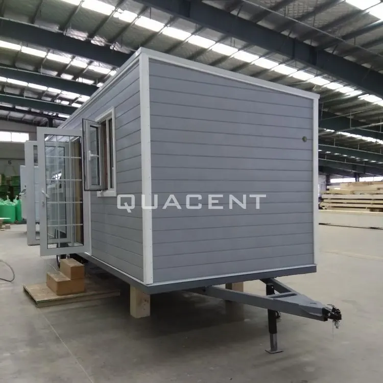 Volledig Versierde Houten Chalet Geprefabriceerde Container Winkel Op Wielen Structurele Geïsoleerde Panel Hutten Mobiele Trailer Huizen