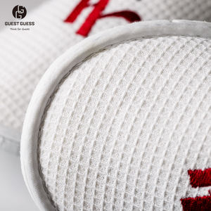 Pantoufles gaufres d'hôtel 5 étoiles de haute qualité avec logo personnalisé Fournitures de bain et de toilette de luxe en EVA pour invités - Product Image 2