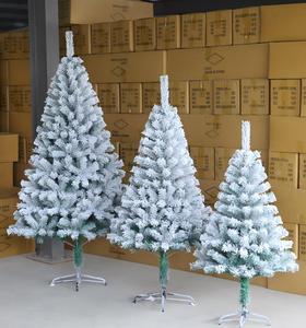 Sapin de Noël floqué avec effet neige tombante en PVC crypté - Product Image 2