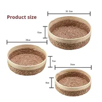 Panier de rangement rond tressé écologique de style moderne pour cosmétiques, collations, usage polyvalent sur bureau, en paille et en jonc de mer