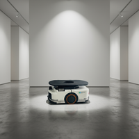Robot mobile autonome (AMR) avec capacité de charge maximale de 1000 kg, navigation par fusion laser et code QR pour entrepôt