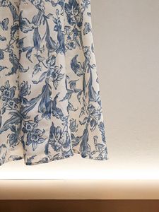 AELESEEN Diseñador Moda Verano Vestidos Mujer Spaghetti Strap Slash Neck Blue Flower Print Slim Back Banged Midi Party Mujer - Product Image 5
