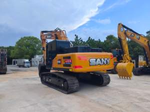 Excavatrice d'occasion bien entretenue SY215C, facile à utiliser pour les fosses de canalisations souterraines et le déblaiement du sol. - Product Image 2