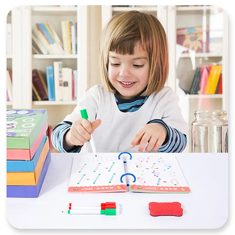 Kinderstiftkontrolle Training handbemaltes ruhiges Buch löschbare Papierkarte Alphabet Zahlen Erziehung Zeichenspielzeug für Kinder Jungen Mädchen