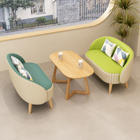 Moderne Restaurant-Möbel Tische Stühle Bäckerei-Dessertladen Hotel-Esszimmer Umweltfreundliches Holz Langlebig Schule Wohnzimmer