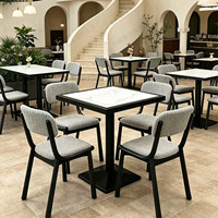 Tables et chaises de style rétro français en bois massif et panneaux de roche pour salons de thé, cafés et restaurants occidentaux