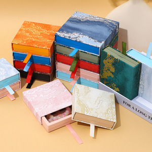 กล่องกระดาษแข็งทรงสี่เหลี่ยมแบบแขวน กล่องใส่เครื่องประดับแบบดึงออกได้ ป้องกันฝุ่น สำหรับแหวน สร้อยคอ กำไลคริสตัล - Product Image 4