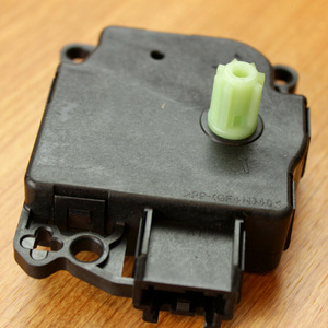 Motor Actuador HVAC 68299450AA Eléctrico 1A de Plástico ABS Rectangular para Montaje en Pared, Fácil Instalación - Product Image 1