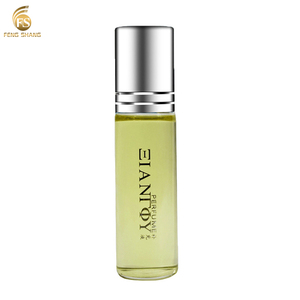Vente en gros Dubaï <span class=keywords><strong>Mini</strong></span> Taille Marque privée Original de luxe Marque de marque Nom de voiture Parfum <span class=keywords><strong>d</strong></span>'ambiance <span class=keywords><strong>D</strong></span>ésodorisant Diffuseur de parfum de voiture - Product Image 4