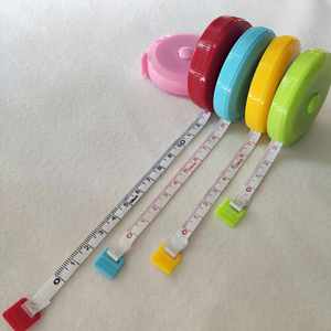 ตลับเมตรแบบพับได้ขนาดเล็ก 1.5 ม. สีสันสดใส พร้อมโลโก้สั่งทำ สำหรับของขวัญส่งเสริมการขาย - Product Image 3