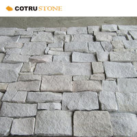 Panneaux naturels de pierre de calcaire de mur de roche d'ardoise blanche beige jaune naturelle extérieure avec du ciment